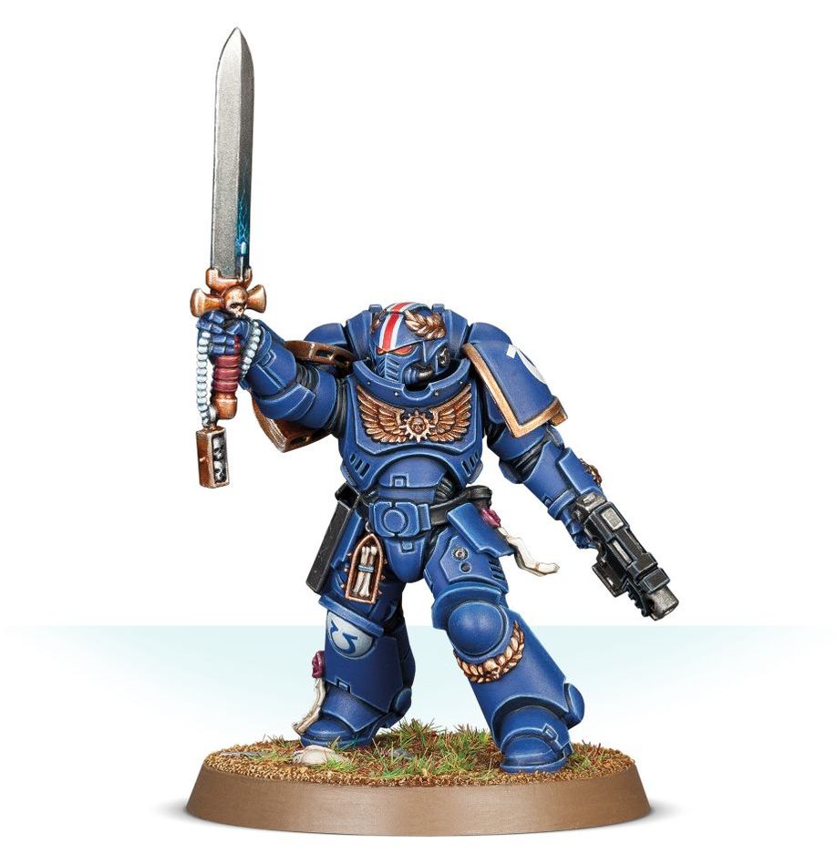 Space Marines: Lieutenant con Espada de Energía (with Power Sword)